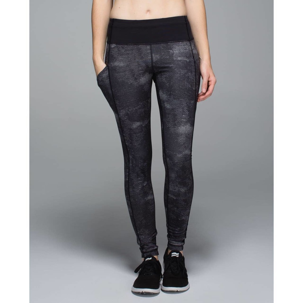 Lululemon Speed Tight II *Full-On Luxtreme Sequin Snake Slate Black Size 4